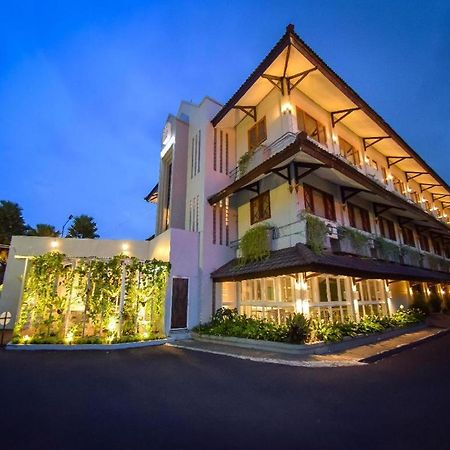 Hotel Nyland Pasteur Bandung Exterior photo