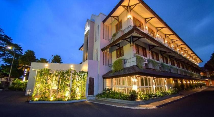 Hotel Nyland Pasteur Bandung Exterior photo